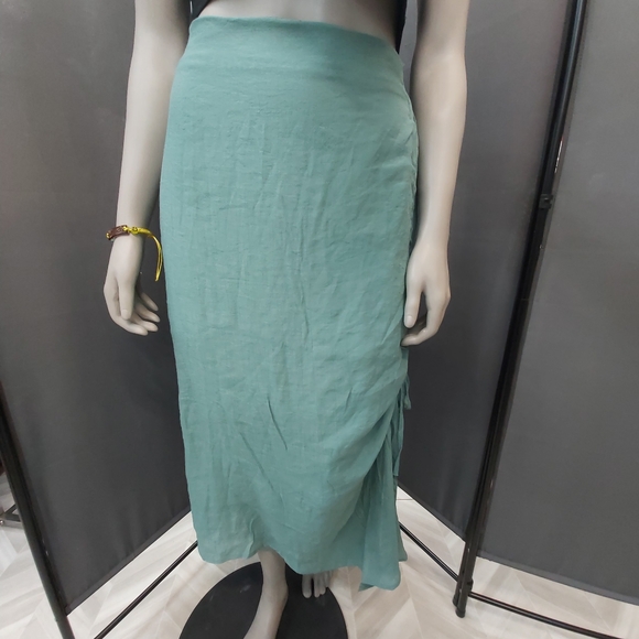 💢SOLD💢Forever 21 Sage skirt - Picture 7 of 14